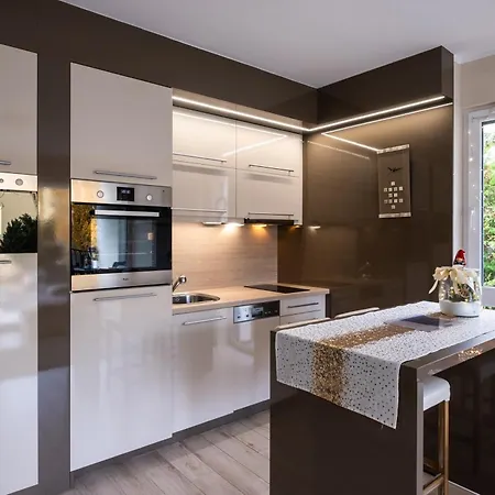 Kriszta Διαμέρισμα Balatonalmádi